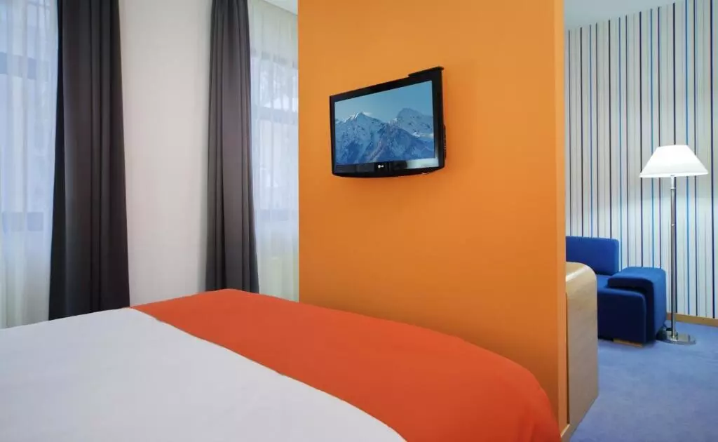 هتل تولیپ این رزا خوتور روچی